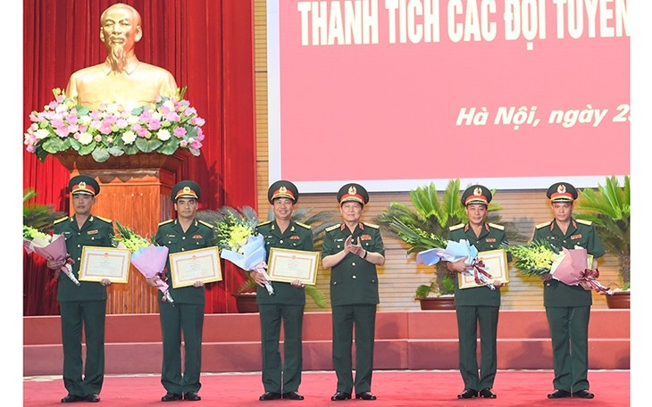 กระทรวงกลาโหมสดุดีหน่วยทหารที่เข้าร่วมมหกรรมกีฬาทหารระหว่างประเทศครั้งที่ 5 หรือ Army Games 2019 - ảnh 1