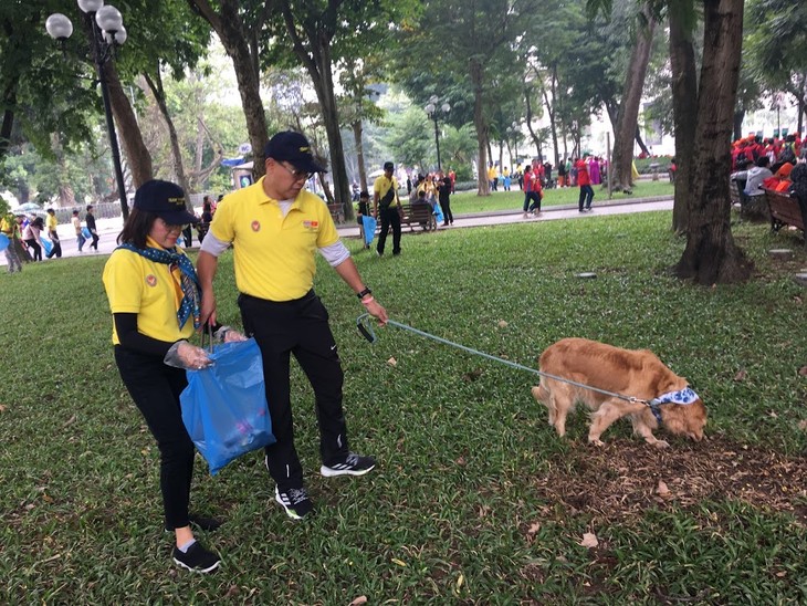 กิจกรรมจิตอาสา “เราทำความดี ด้วยหัวใจ” ของชุนชนชาวไทยในเวียดนาม - ảnh 2