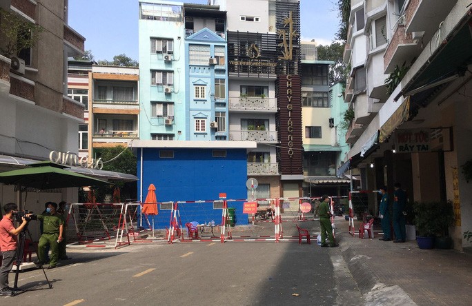 พบผู้ติดเชื้อโรคโควิด-19 รายใหม่ที่เป็นผู้ลักลอบเข้าประเทศผ่านชายแดนและมีปฏิสัมพันธ์กับผู้ติดเชื้อรายที่ 1,440 - ảnh 1