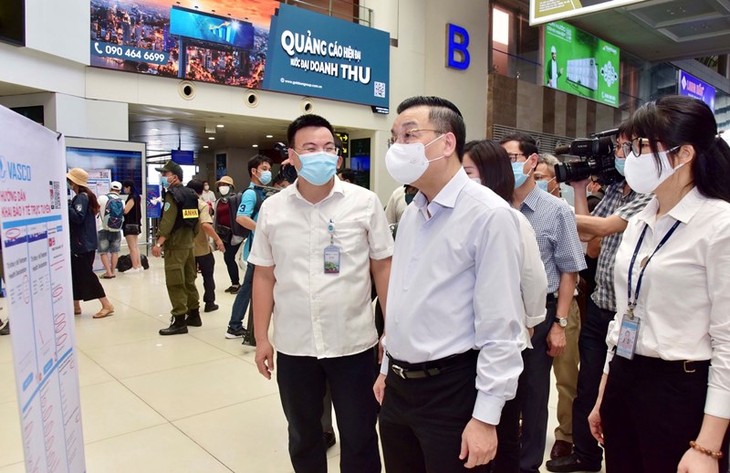 ท้องถิ่นต่างๆขยายงานด้านการป้องกันและรับมือการแพร่ระบาดของโรคโควิด-19 - ảnh 1