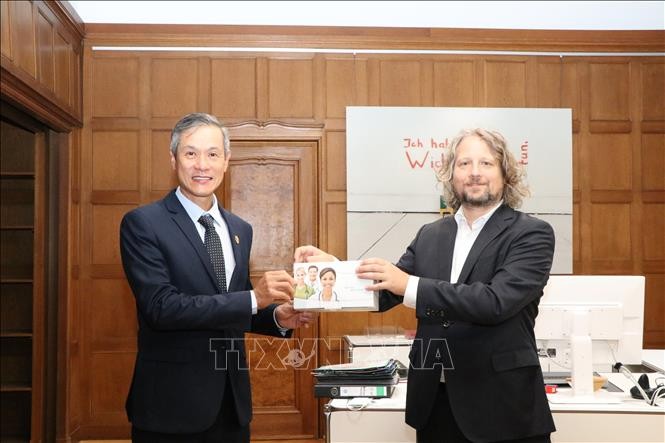 กรุงเบอร์ลินมอบชุดตรวจหาเชื้อ 30,000ชุดให้แก่เวียดนาม - ảnh 1