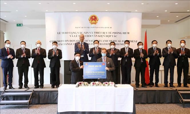 สถานประกอบการเบลเยียมพร้อมสนับสนุนงานด้านการป้องกันและควบคุมการแพร่ระบาดของโรคโควิด-19ในเวียดนาม - ảnh 1