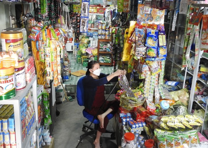 คนพิการในจังหวัดกอนตุมพยายามฟันฝ่าอุปสรรคเพื่อสร้างฐานะและปรับตัวเข้ากับสังคม - ảnh 1