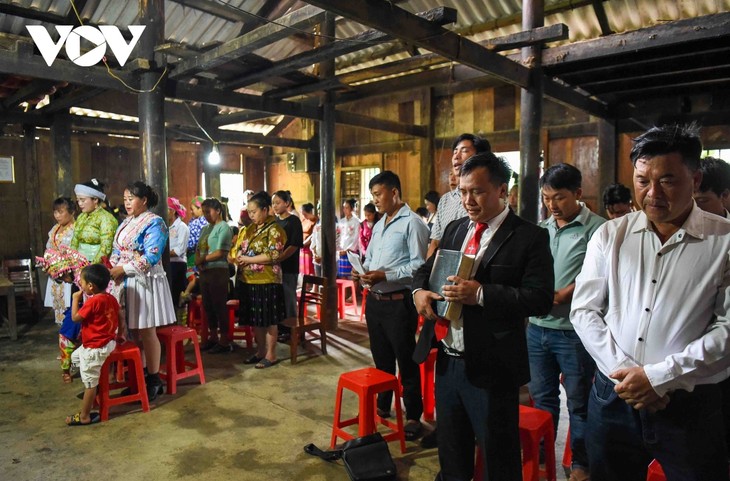 สหรัฐต้องมีการประเมินที่มีภาวะวิสัยเกี่ยวกับสถานการณ์ศาสนาและความเชื่อของเวียดนาม - ảnh 1