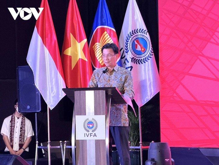 รำลึกครบรอบ 70 ปีการสถาปนาความสัมพันธ์ทางการทูตระหว่างเวียดนามกับอินโดนีเซีย - ảnh 1