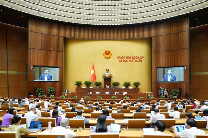 นำอุตสาหกรรมเทคโนโลยีดิจิทัลเป็นอุตสาหกรรมหลักและมีส่วนร่วมสำคัญต่อการพัฒนาเศรษฐกิจ - ảnh 1