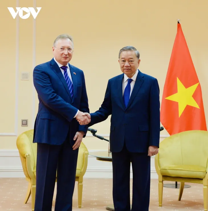 เลขาธิการใหญ่พรรคโตเลิมให้การต้อนรับสถานประกอบการรัสเซีย - ảnh 1