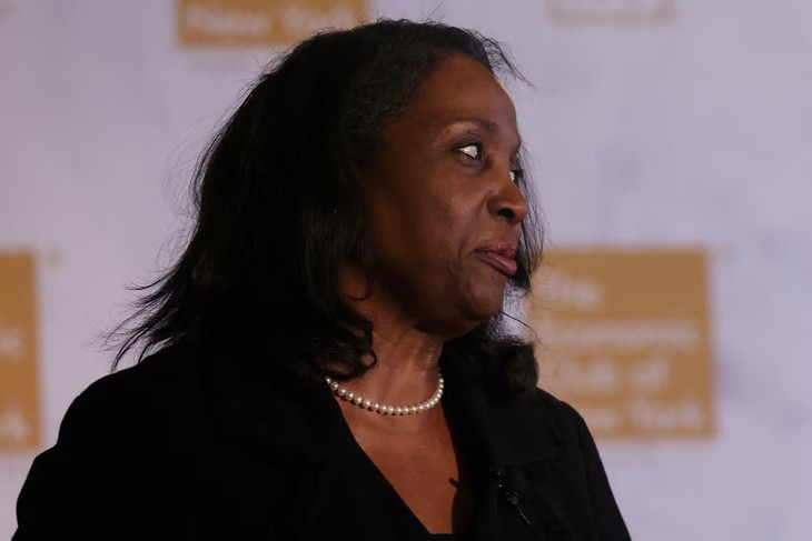 ประธานาธิบดีโดนัลด์ ทรัมป์ ปลดนาง ลิซา คุก ผู้ว่าการเฟด - ảnh 1