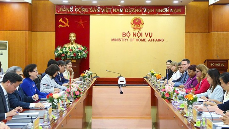 กระทรวงกิจการภายในร่วมกับสหประชาชาติสร้างสรรค์ทางการปกครองท้องถิ่นที่เข้มแข็ง - ảnh 1