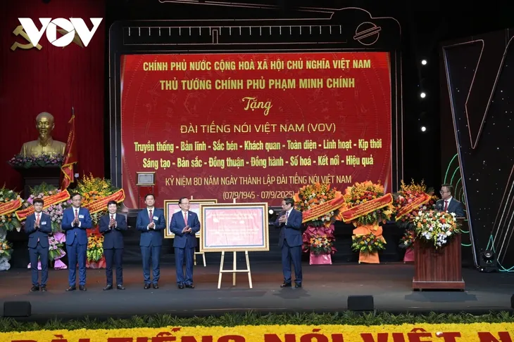 สถานีวิทยุเวียดนามจัดงานรำลึกครบรอบ 80ปีการก่อตั้งอย่างยิ่งใหญ่ - ảnh 3
