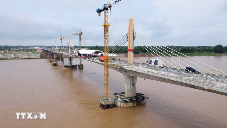 ไทย ลาวและจีนส่งเสริมการก่อสร้างสะพานรถไฟ หนองคาย–เวียงจันทน์  - ảnh 1