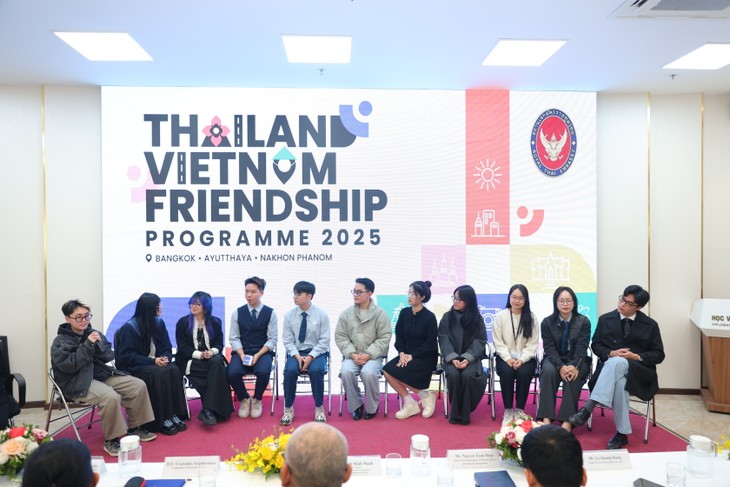 มอบรางวัลการประกวดถ่ายทำคลิปวิดีโอในหัวข้อ “Beyond Borders: A Visual Diary of ThailandViet Nam Friendship” - ảnh 2