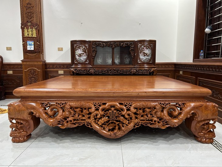 หมู่บ้านลาเซวียนมุ่งมั่นอนุรักษ์และพัฒนาอาชีพแกะสลักไม้พื้นเมือง - ảnh 3