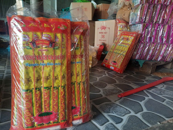 หมู่บ้านทำธูปบ๊าวเอินในช่วงใกล้ตรุษเต๊ต - ảnh 5