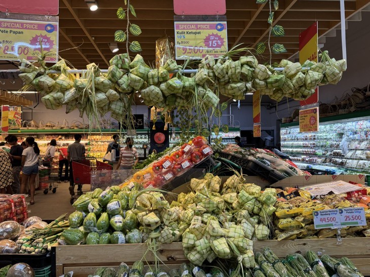 อีดิลฟิฏร์ – เทศกาลสำคัญของชาวมุสลิมในอินโดนีเซียและเวียดนาม - ảnh 2